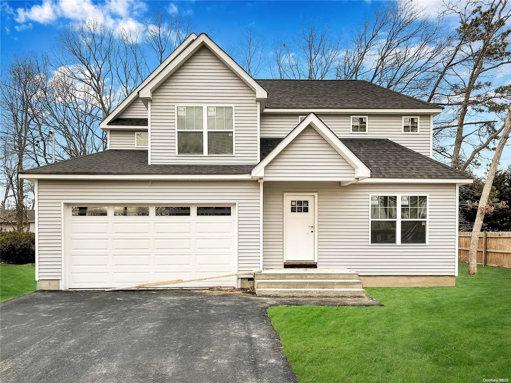 35 Alcolade Drive E Shirley NY 11967