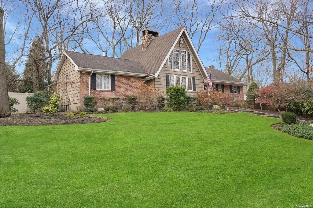 62 Ledgewood Drive Smithtown NY 11787