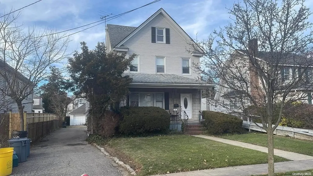 320 Livingston Place Cedarhurst NY 11516