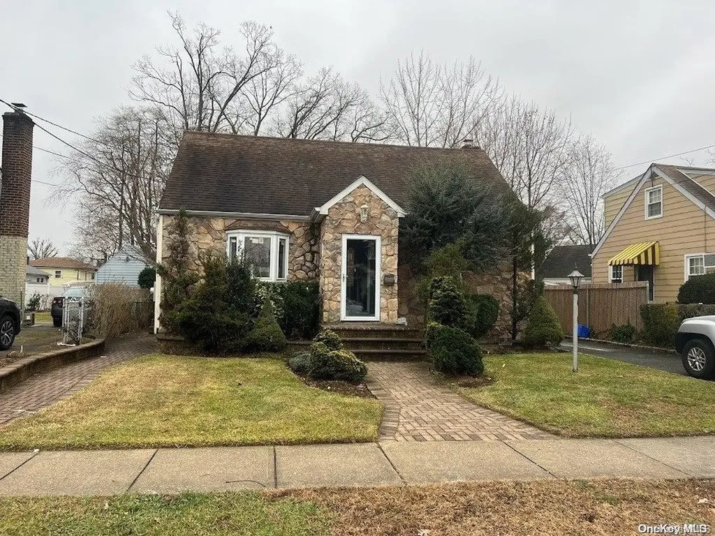 176 Grenada Avenue Roosevelt NY 11575