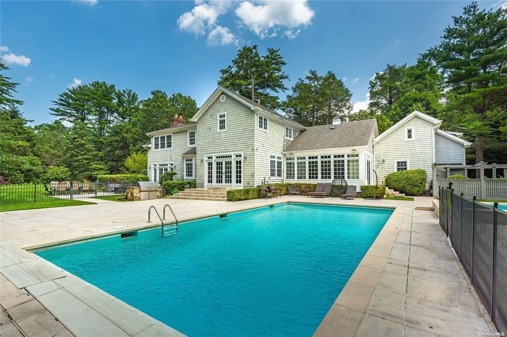 2 Guys Lane Old Westbury NY 11568