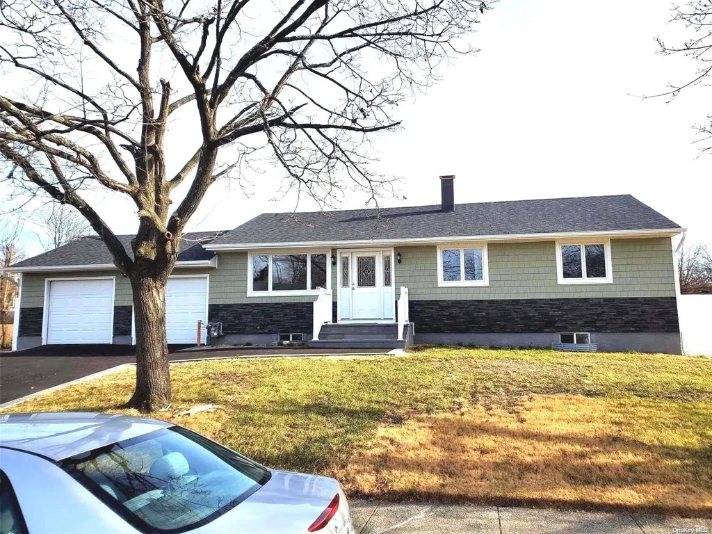 3 Winnie Lane Brentwood NY 11717
