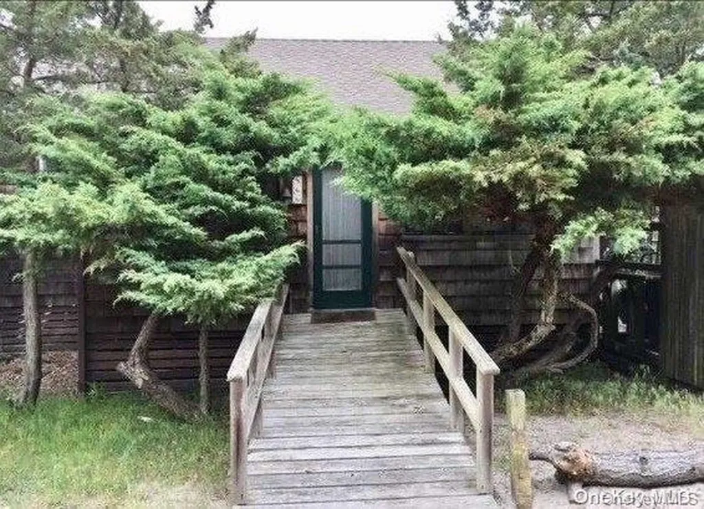 866 Evergreen Walk Ocean Beach NY 11770