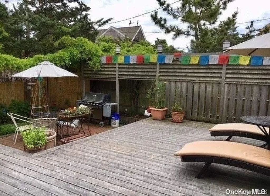 866 Evergreen Walk Ocean Beach NY 11770