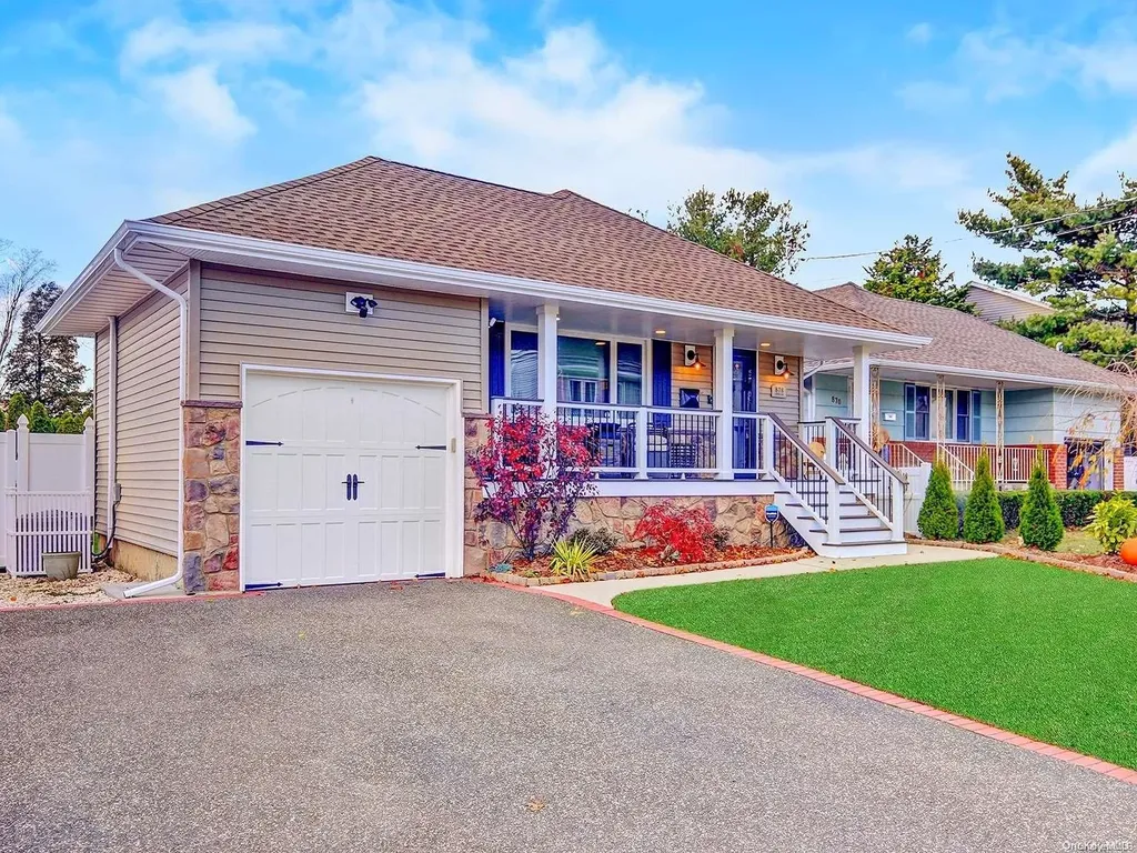 876 Linstead Lane North Bellmore NY 11710
