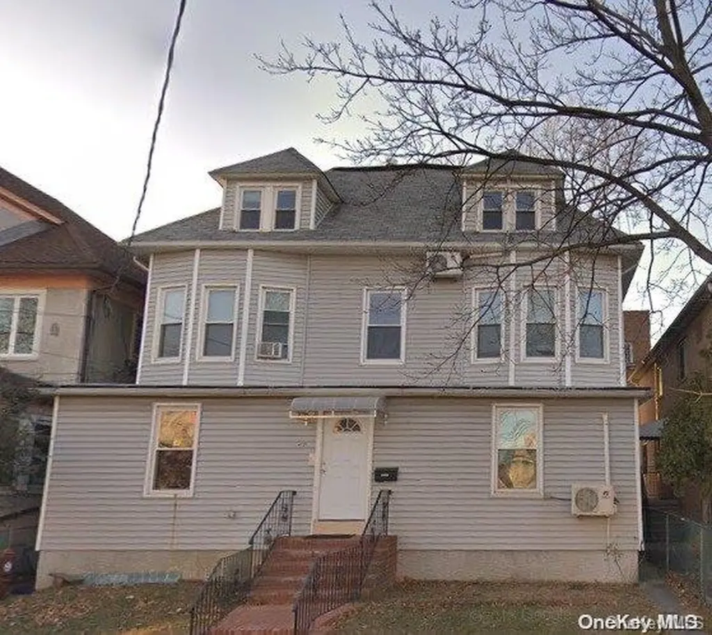 4232 160th Street Flushing NY 11358