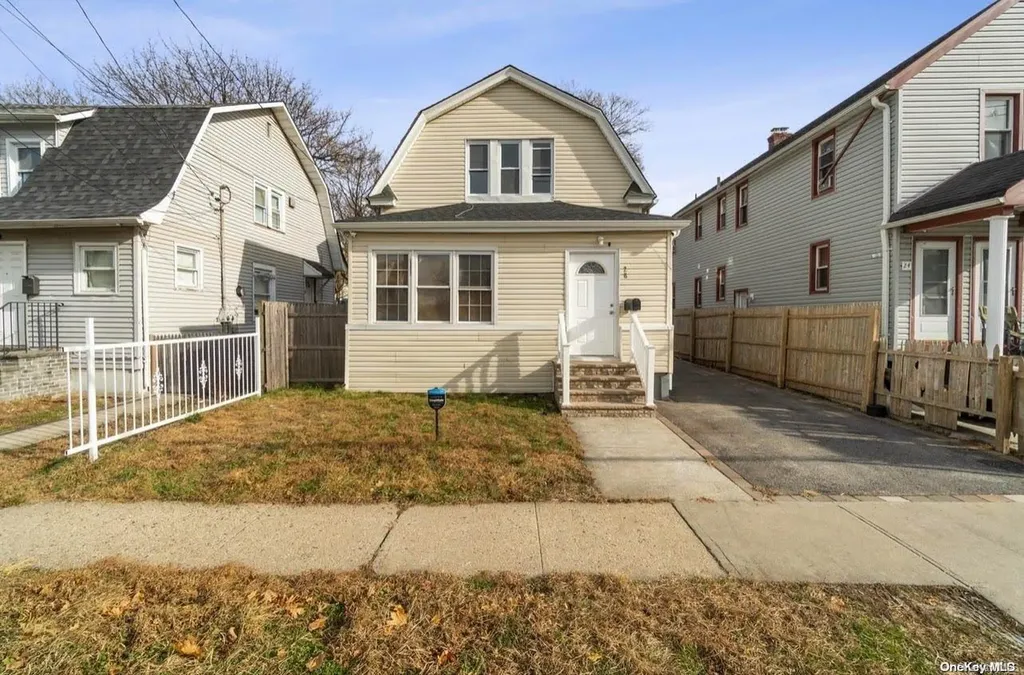 28 Stewart Avenue Hempstead NY 11550