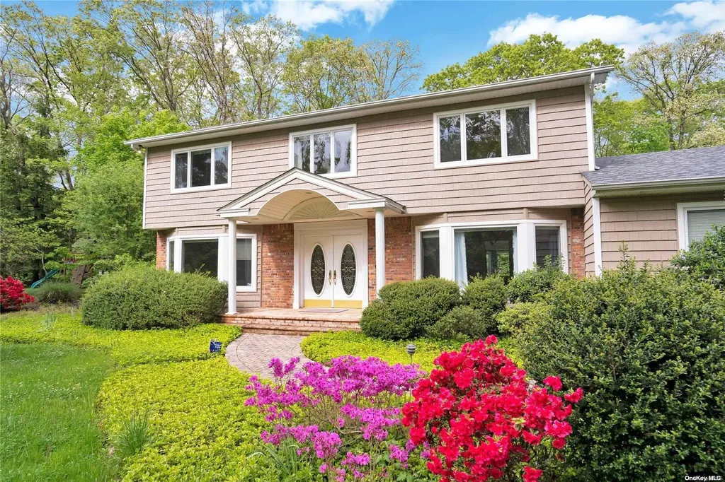 49 Buttonwood Drive Dix Hills NY 11746