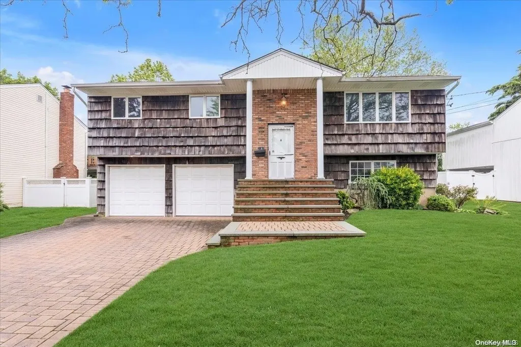 2080 Kenneth Road Merrick NY 11566