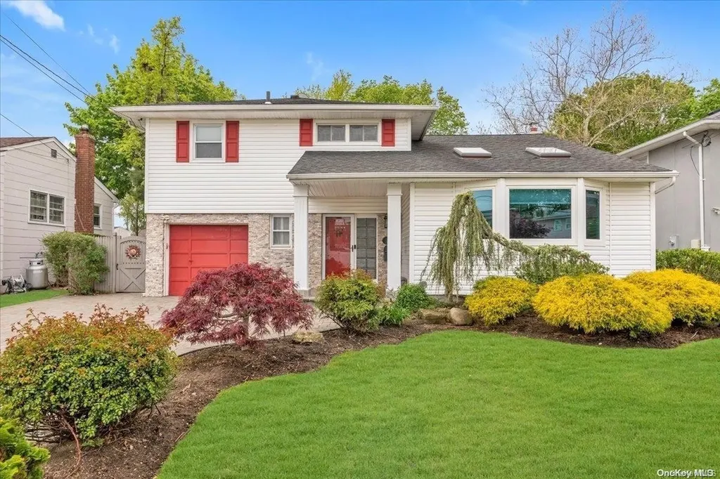 1122 Albert Road North Bellmore NY 11710