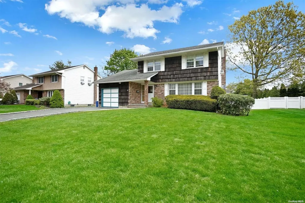 47 Carnegie Drive Smithtown NY 11787