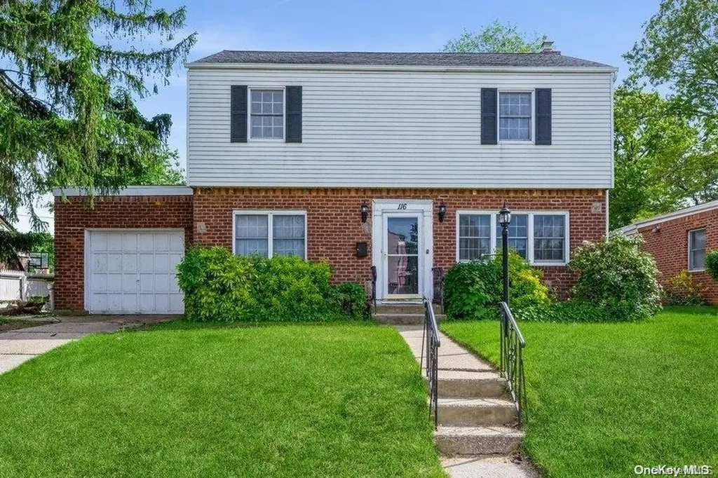 116 Hathaway Avenue Elmont NY 11003