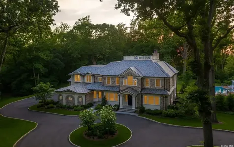 17 Spring Hill Lane Old Westbury NY 11568