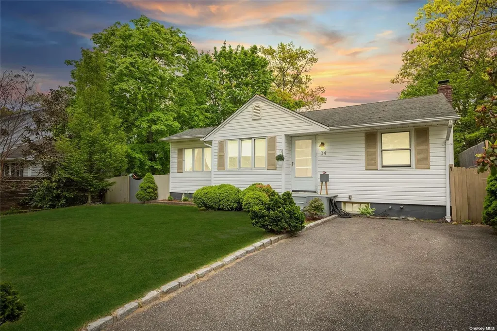 34 Dawn Road Rocky Point NY 11778