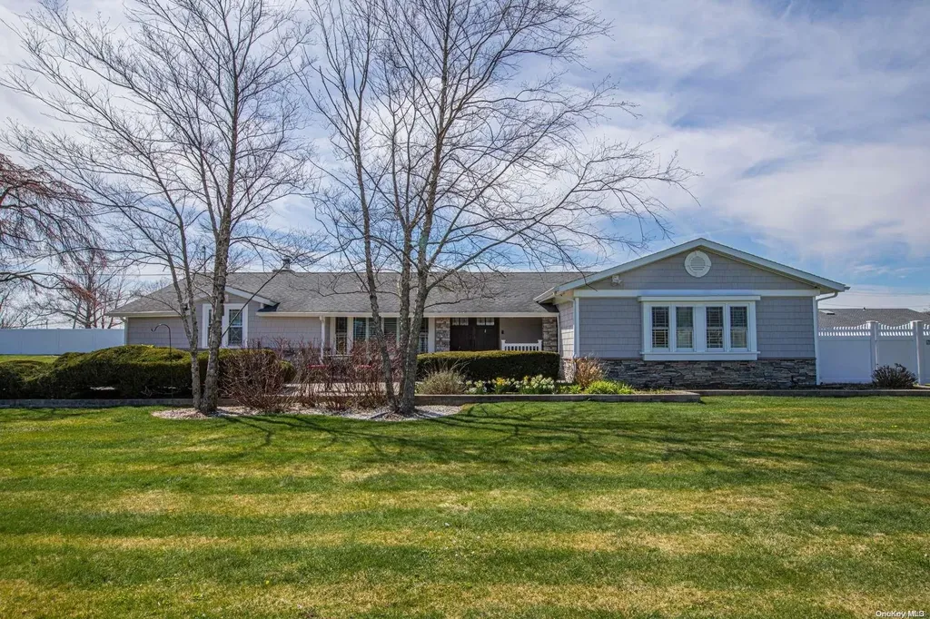 102 S Penataquit Avenue Bay Shore NY 11706