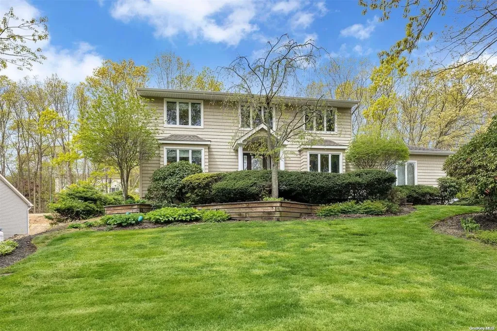 21 Long Acre Lane Dix Hills NY 11746