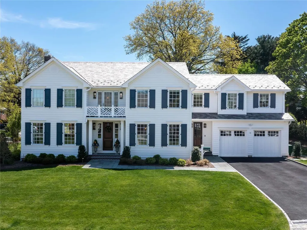 64 Vanderlyn Drive Manhasset NY 11030