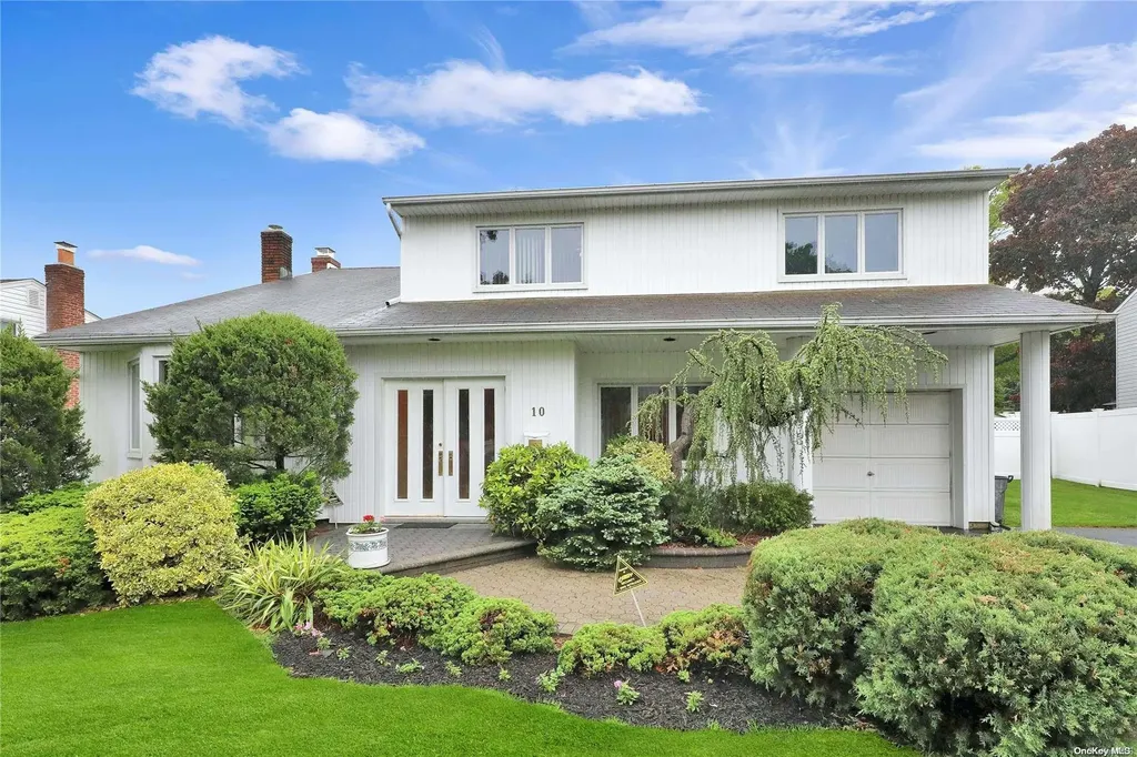 10 Guild Court Plainview NY 11803