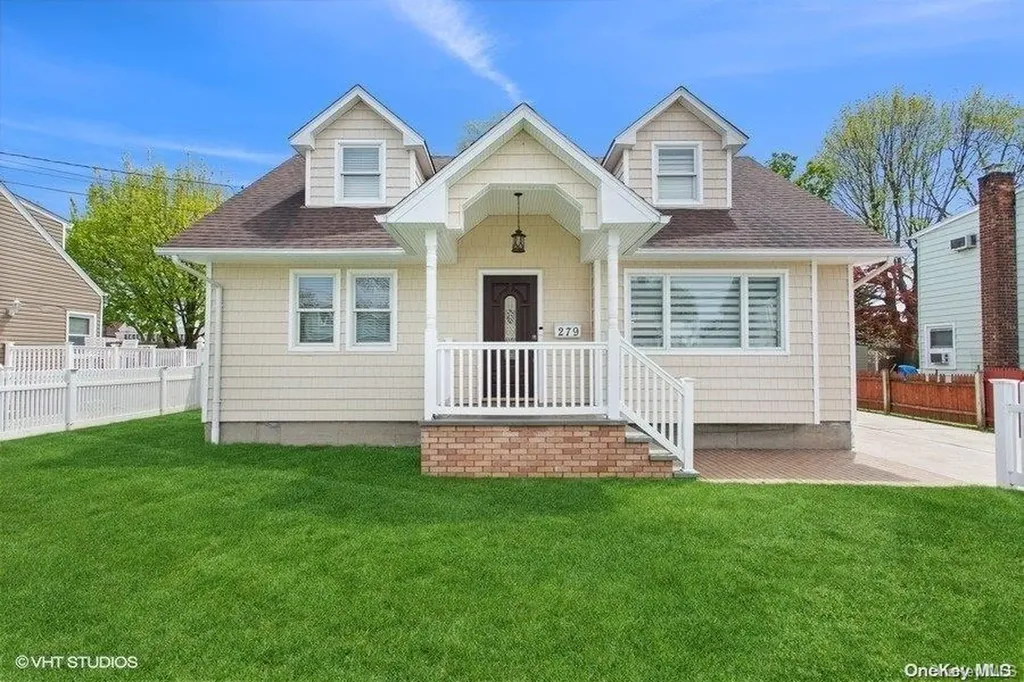 279 Caryl Drive Lawrence NY 11559