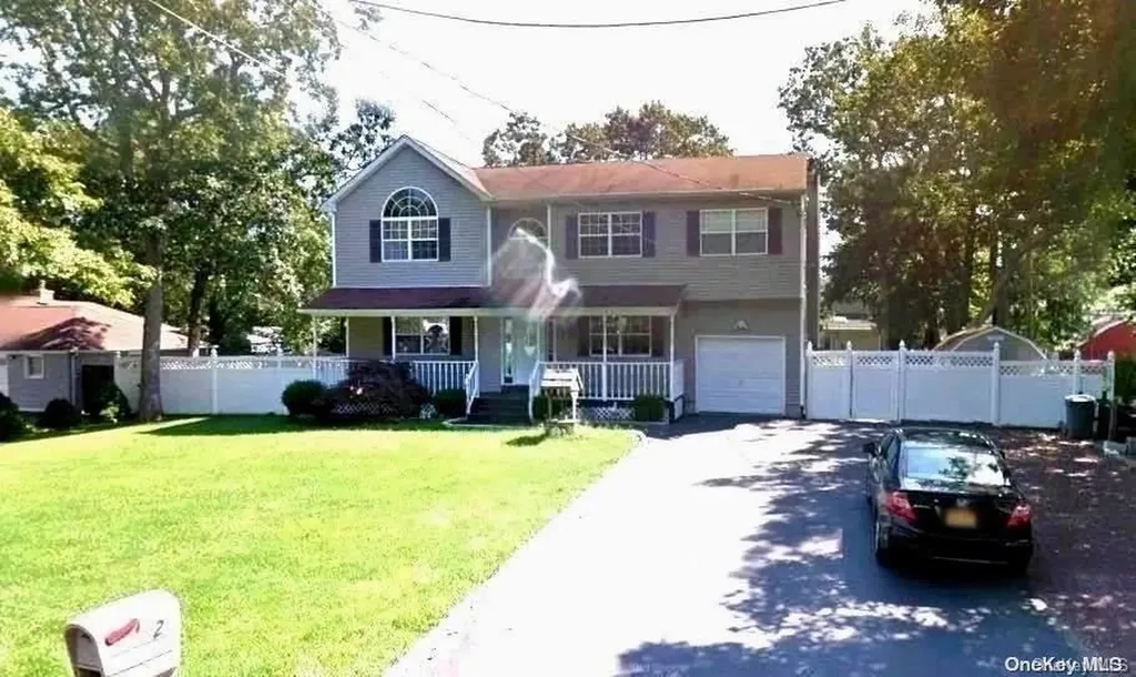 72 Westminster Drive Shirley NY 11967