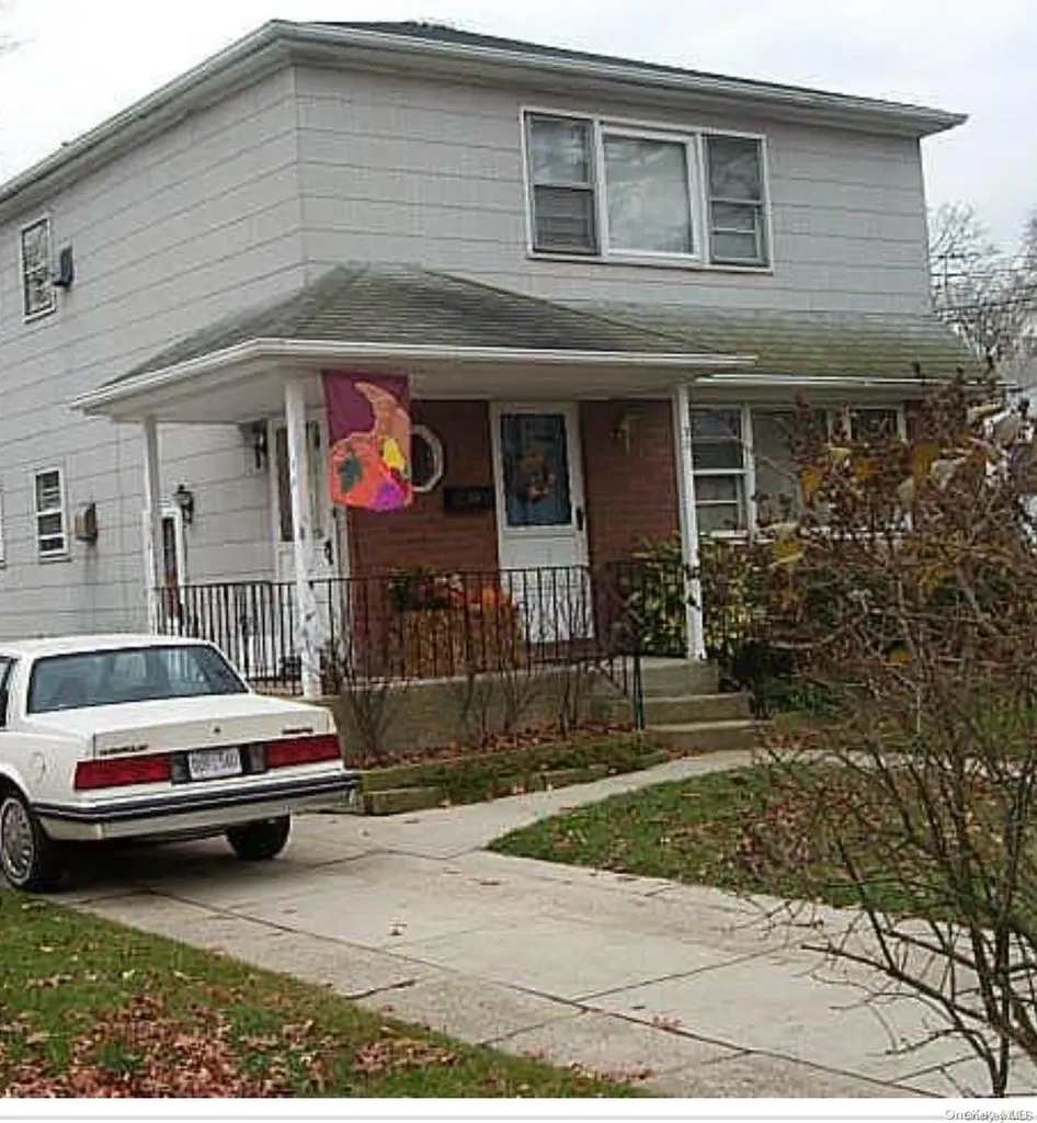 30 Howard Place Lynbrook NY 11563