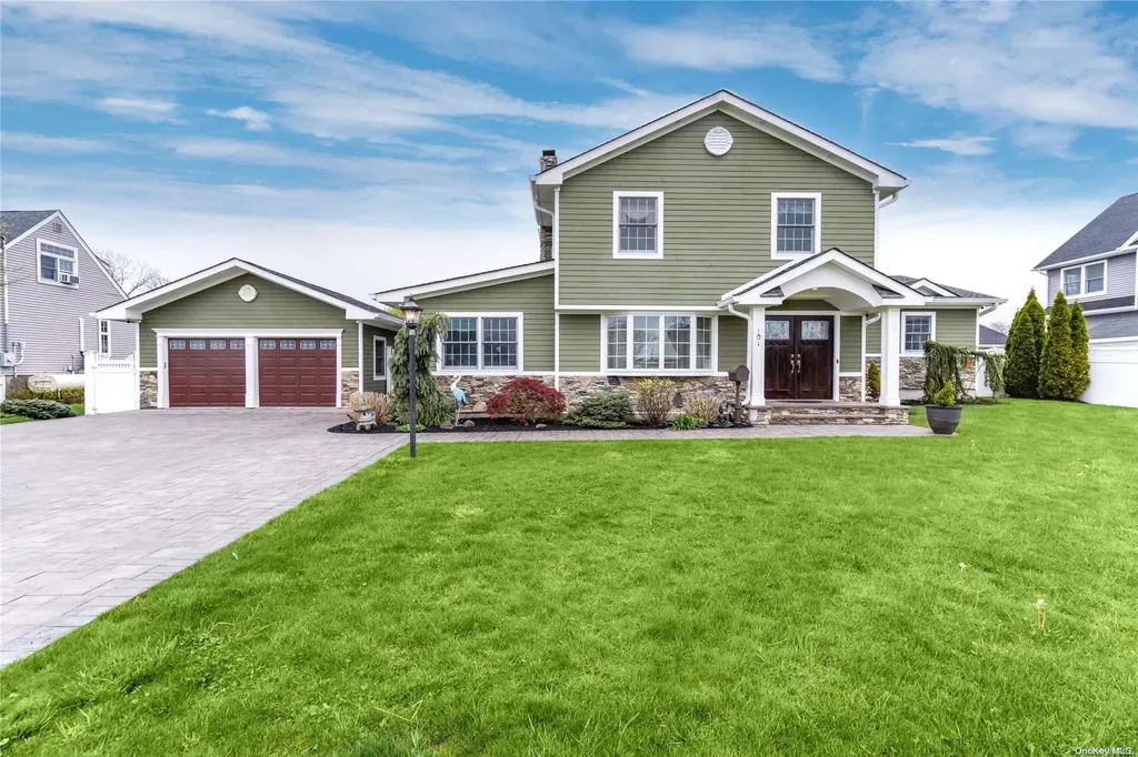 101 S Penataquit Avenue Bay Shore NY 11706