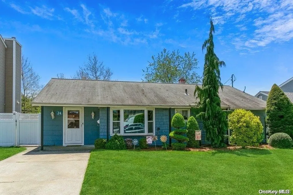 24 Wilson Lane Bethpage NY 11714