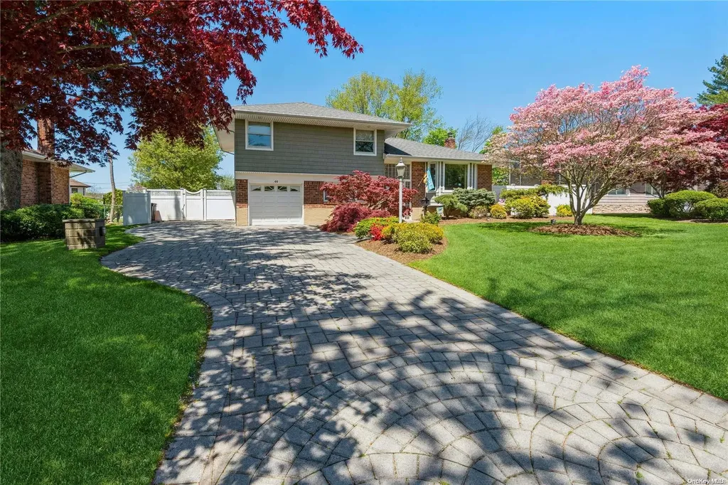 44 Ruth Boulevard Commack NY 11725
