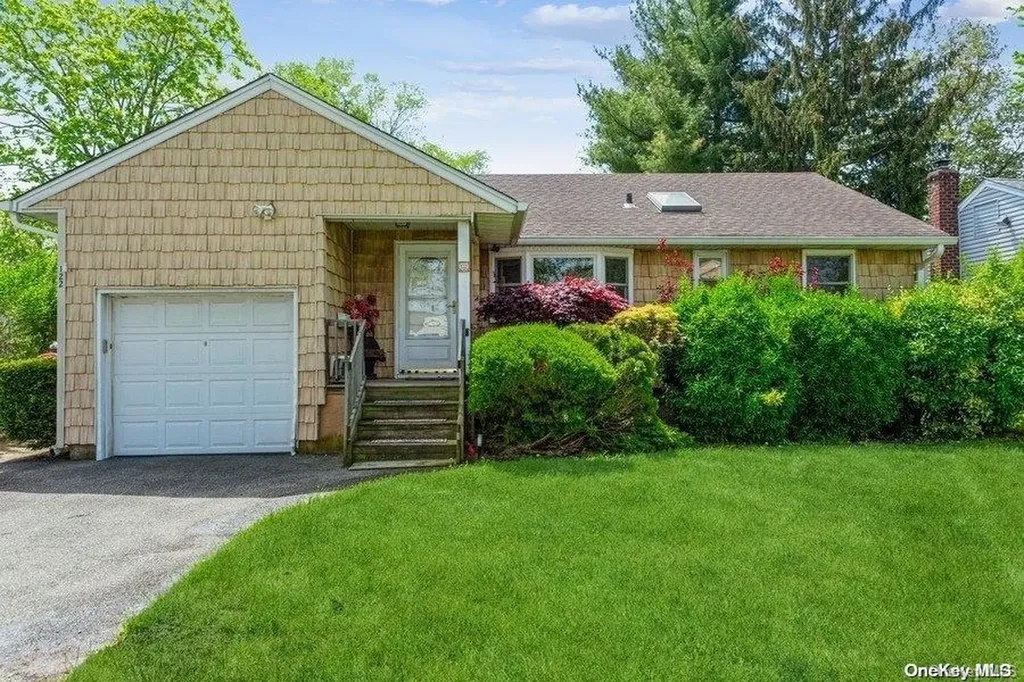 122 Saddle Rock Road Valley Stream NY 11581