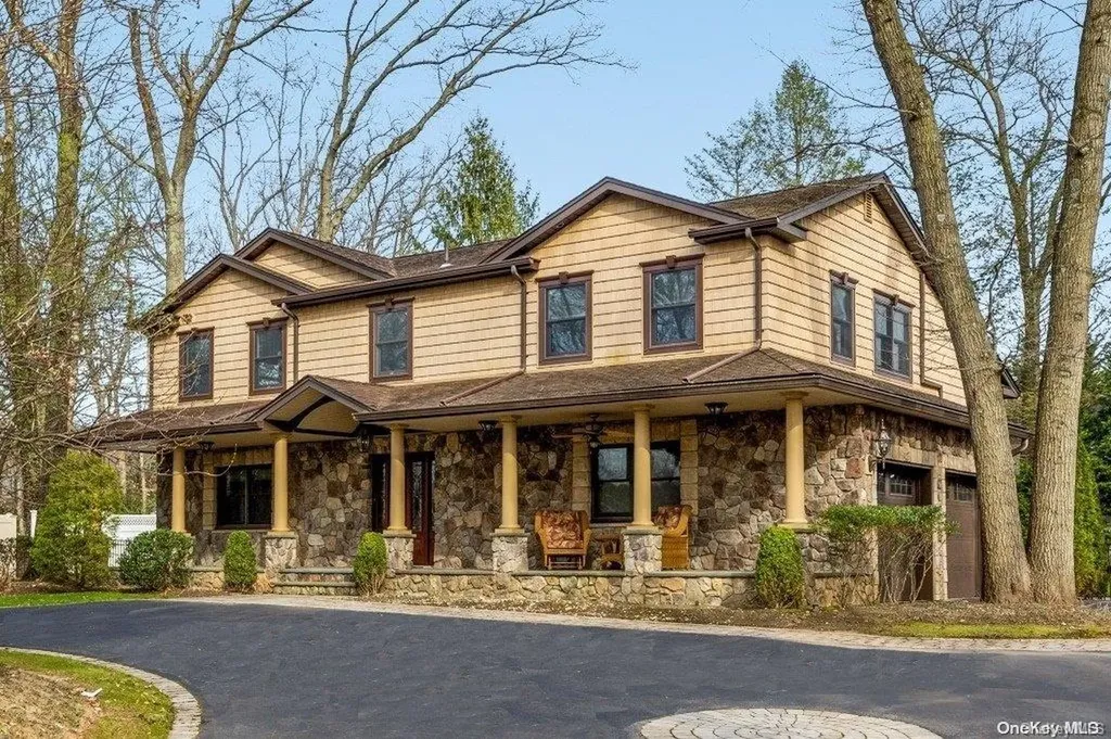 1 Southwick Court N Plainview NY 11803