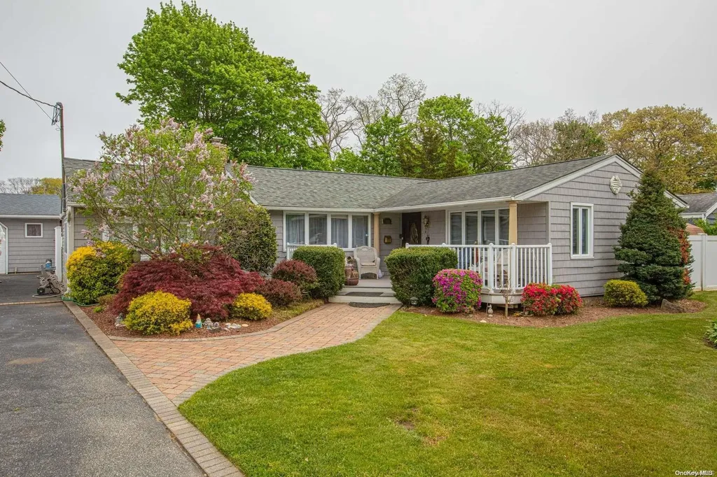 1363 Ackerson Boulevard Bay Shore NY 11706