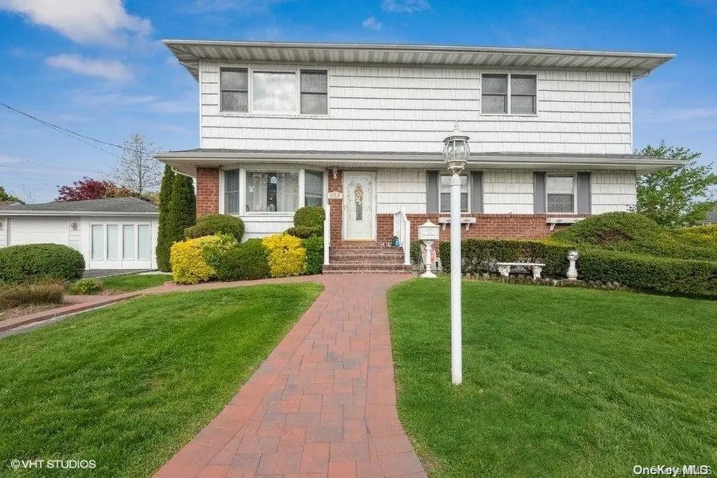 658 Ivy Court E Bethpage NY 11714