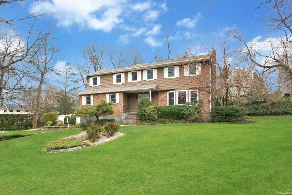 8 Mclane Drive Dix Hills NY 11746