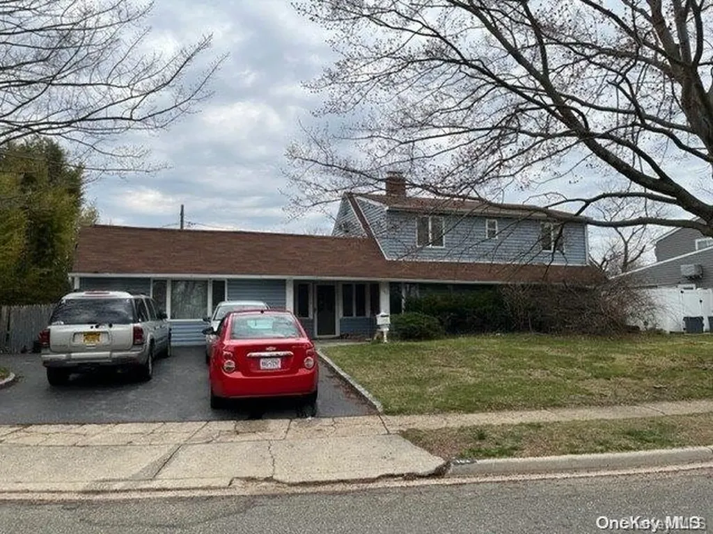 163 Willowood Drive Wantagh NY 11793