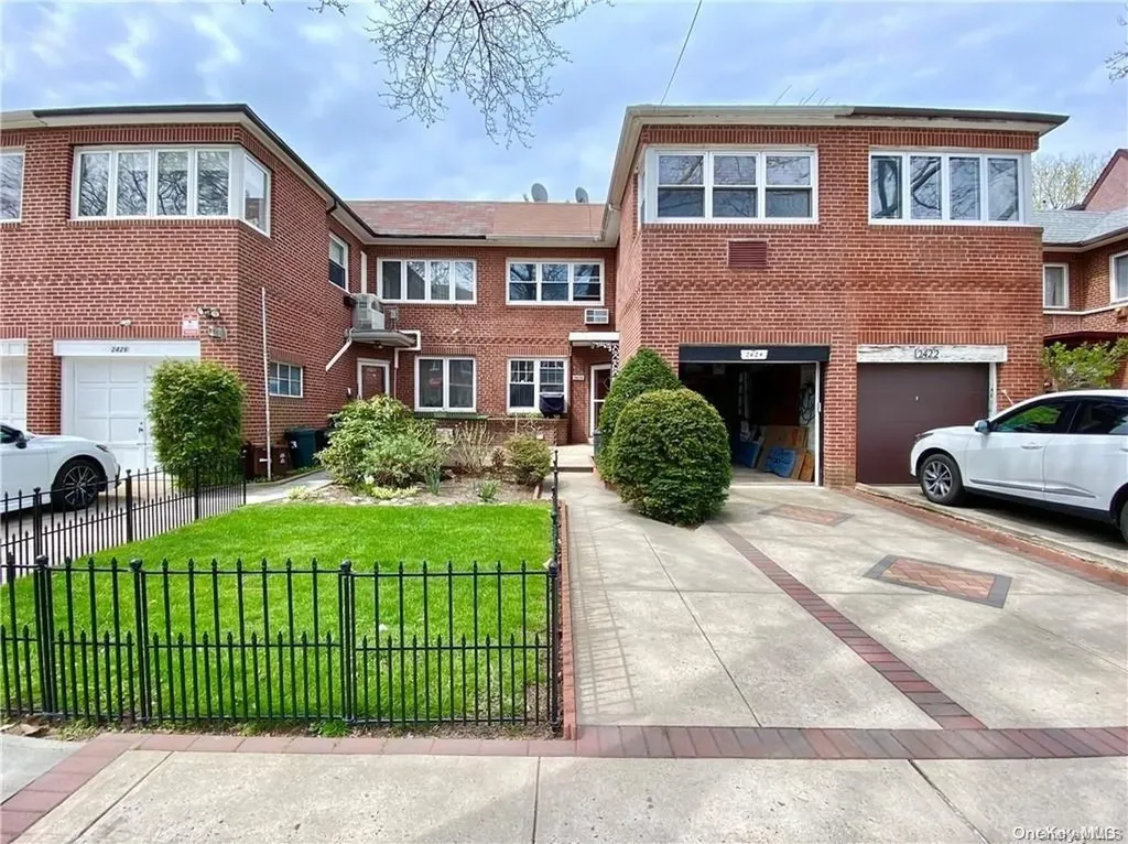 2424 E 28th Street Brooklyn NY 11235