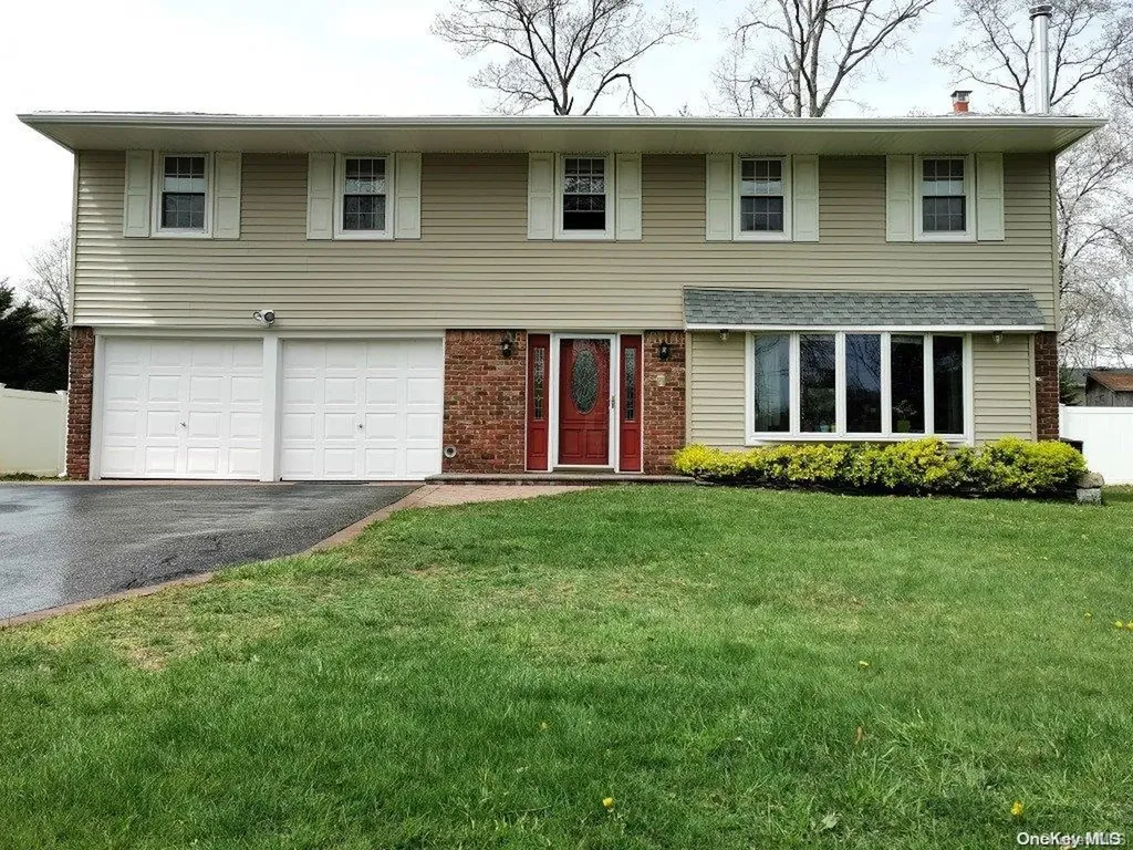 78 Wicks Path Commack NY 11725