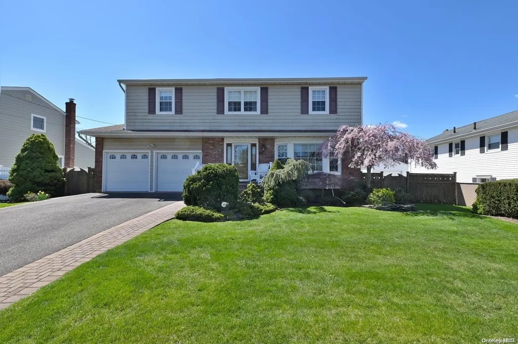 18 Baldwin Place Massapequa NY 11758