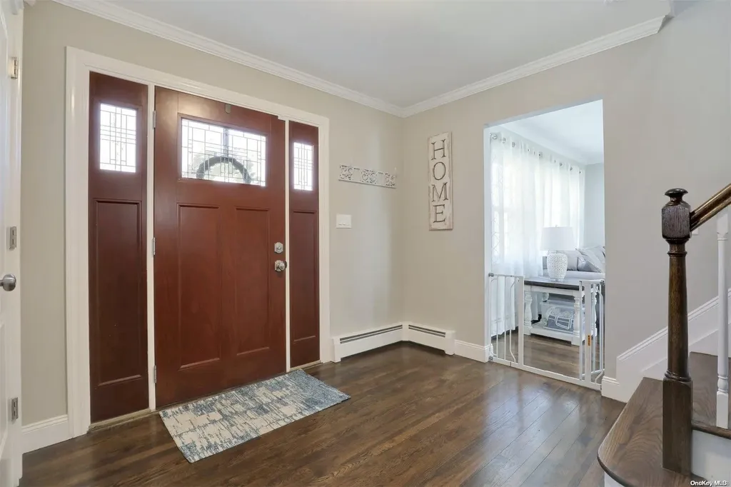 12 Mud Road Setauket NY 11733
