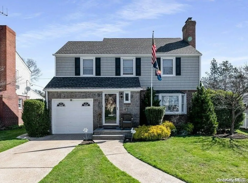 33 Stevens Avenue Hempstead NY 11550
