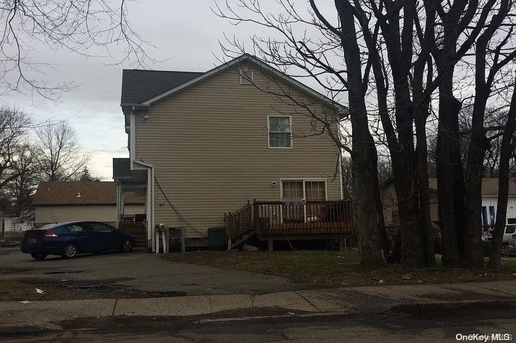 27 Columbus Avenue Spring Valley NY 10977