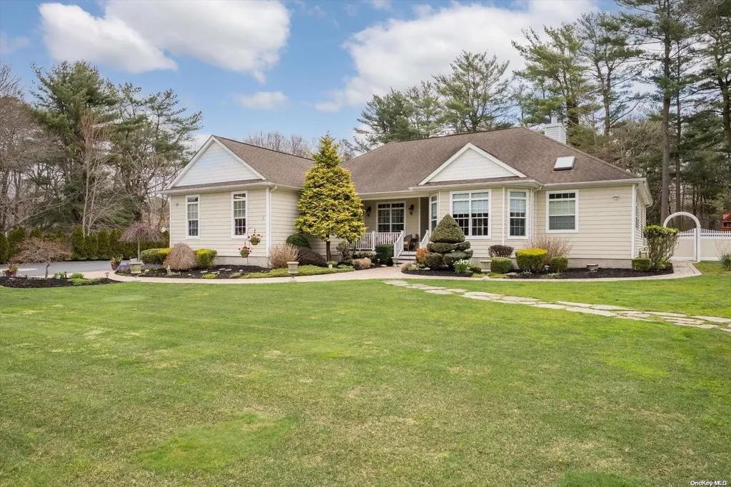 9 Wessel Lane Medford NY 11763