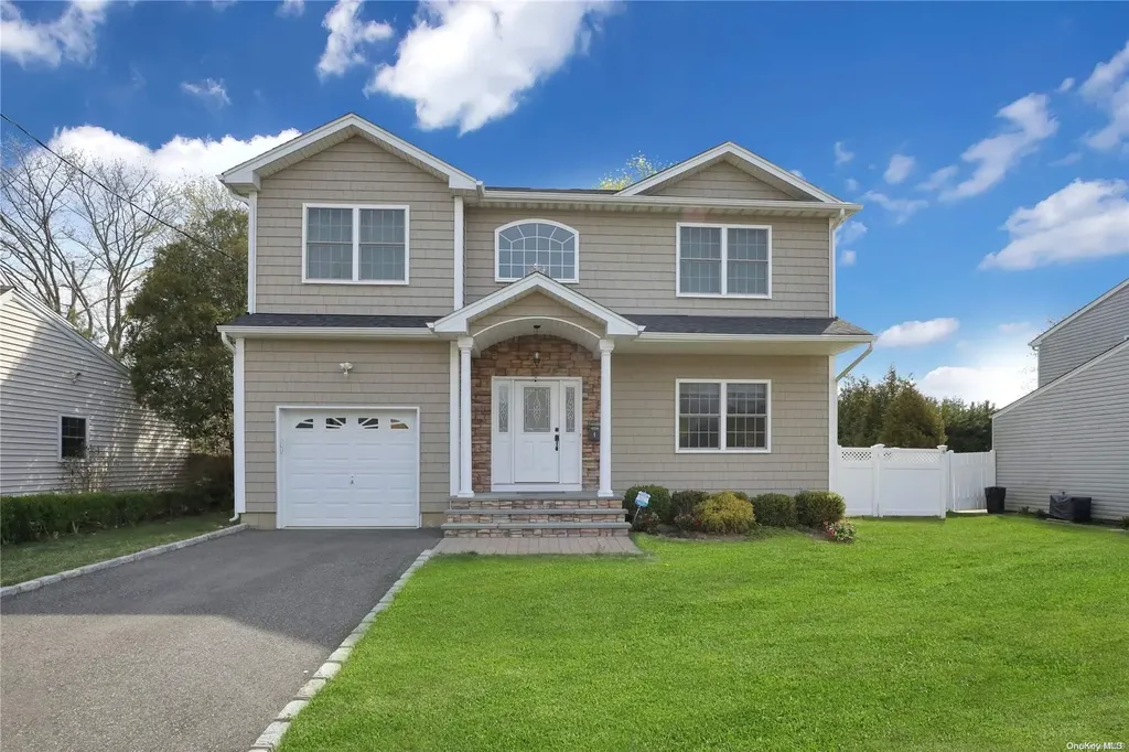 4 Nevada Street Syosset NY 11791