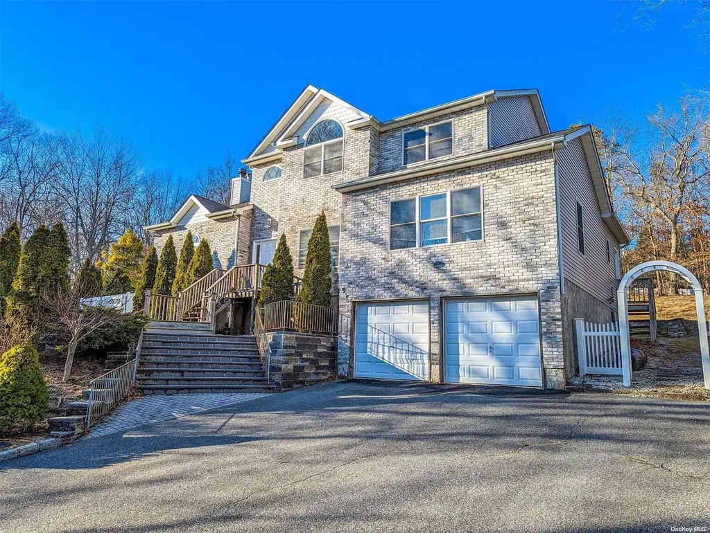 137 Washington Boulevard Commack NY 11725