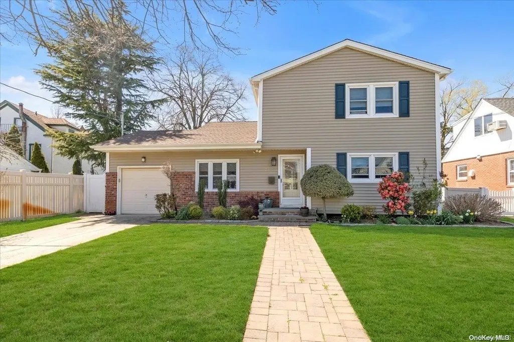3140 Perry Avenue Oceanside NY 11572