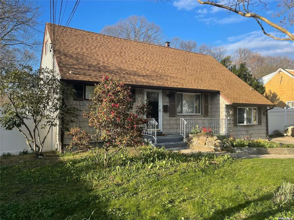 21 Krause Street Bay Shore NY 11706