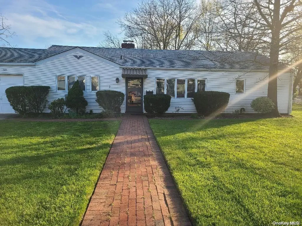 650 Lakeside Drive Baldwin NY 11510