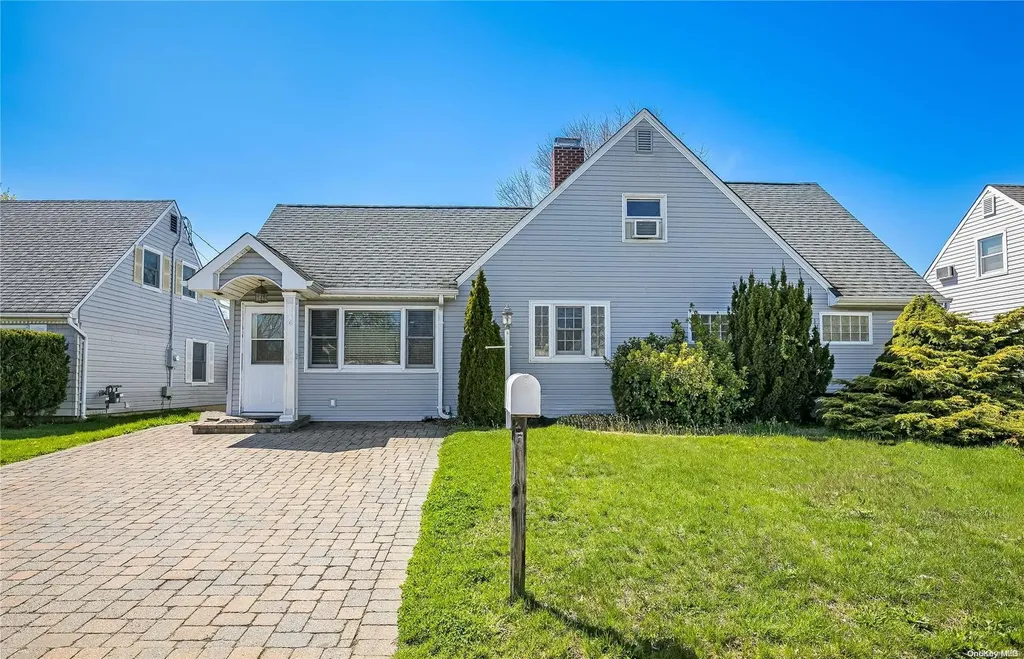 52 Jerusalem Avenue Levittown NY 11756