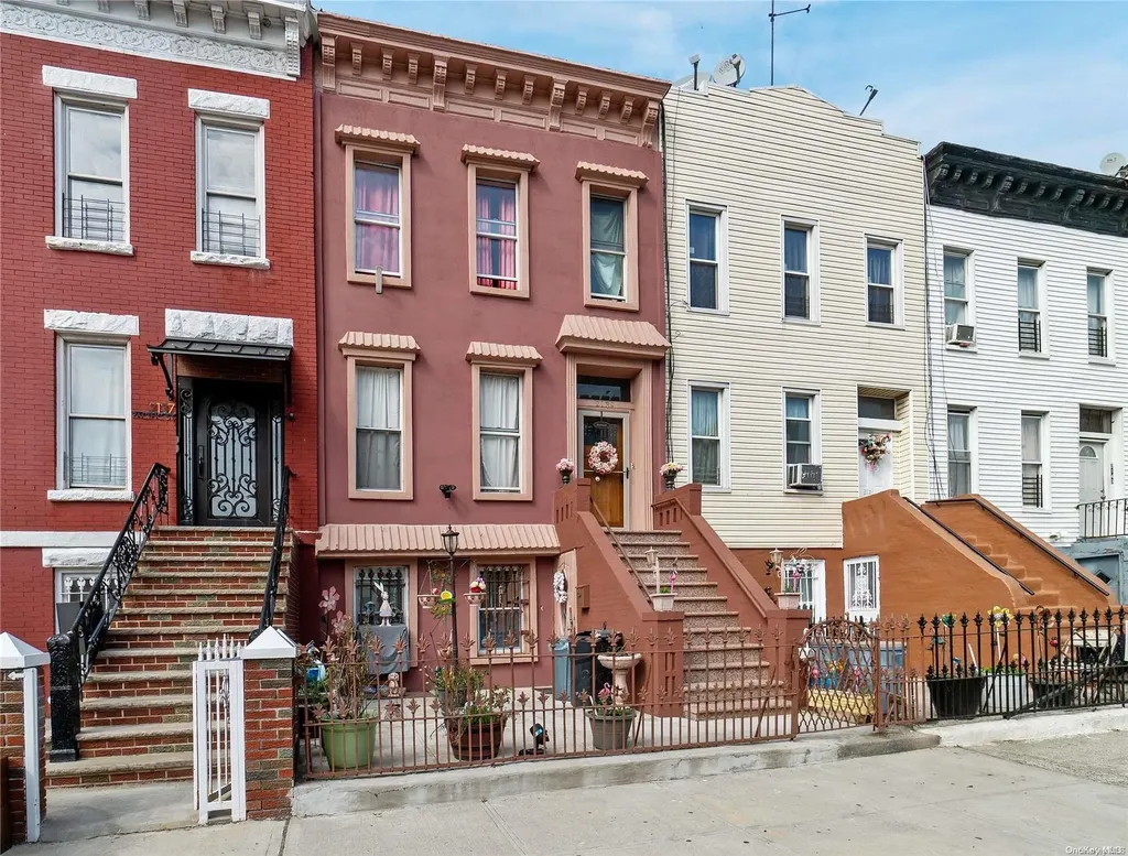 2139 Pacific Street Brooklyn NY 11233