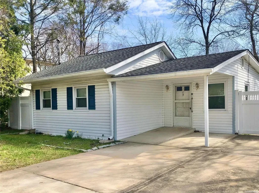 119 Adirondack Drive Selden NY 11784