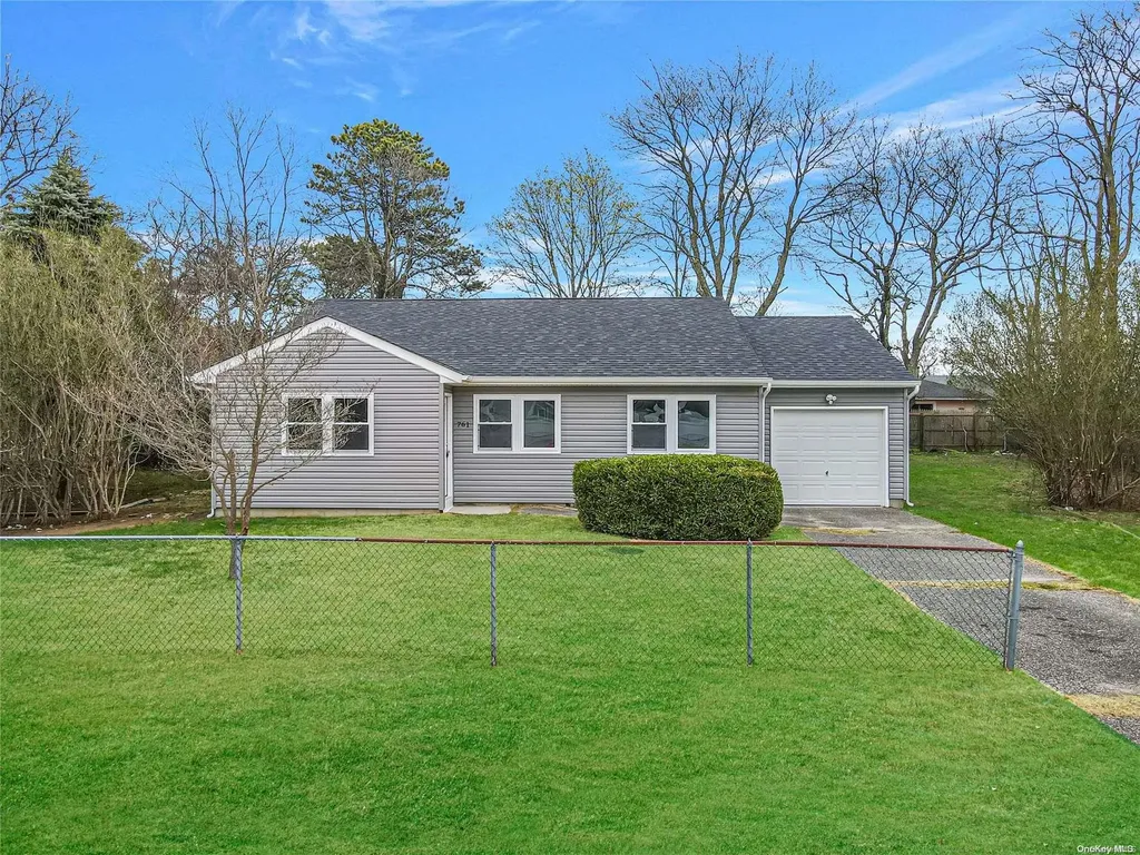 761 Walker Avenue Bellport NY 11713